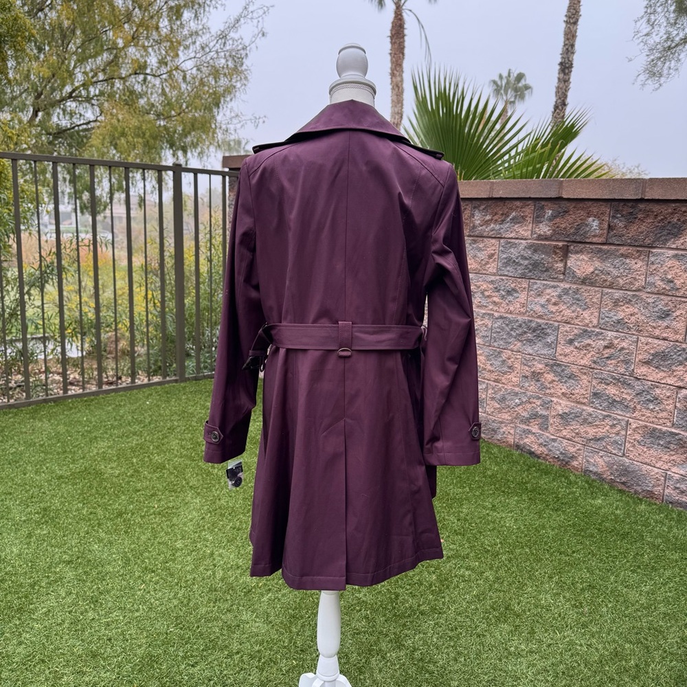Lauren Ralph Lauren Women's Belted Water-Resistant Trench Coat in Pinot Noir - Picture 5 of 12